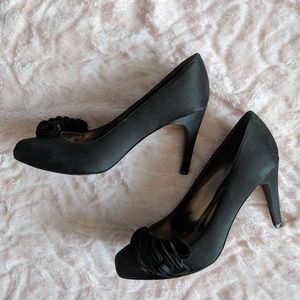 Black dress shoes